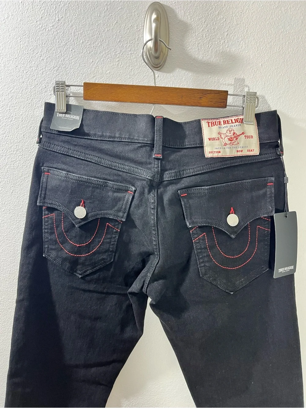 True Religion Geno Flap Relaxed Slim Jean Mens Size 28 x 32 Red Stitching New